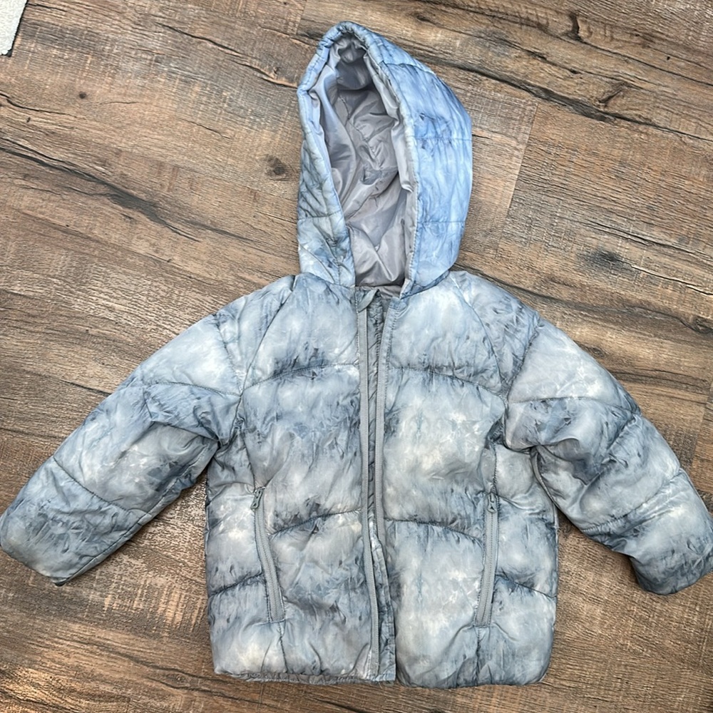 Zara jacket size 2–3. Unisex.